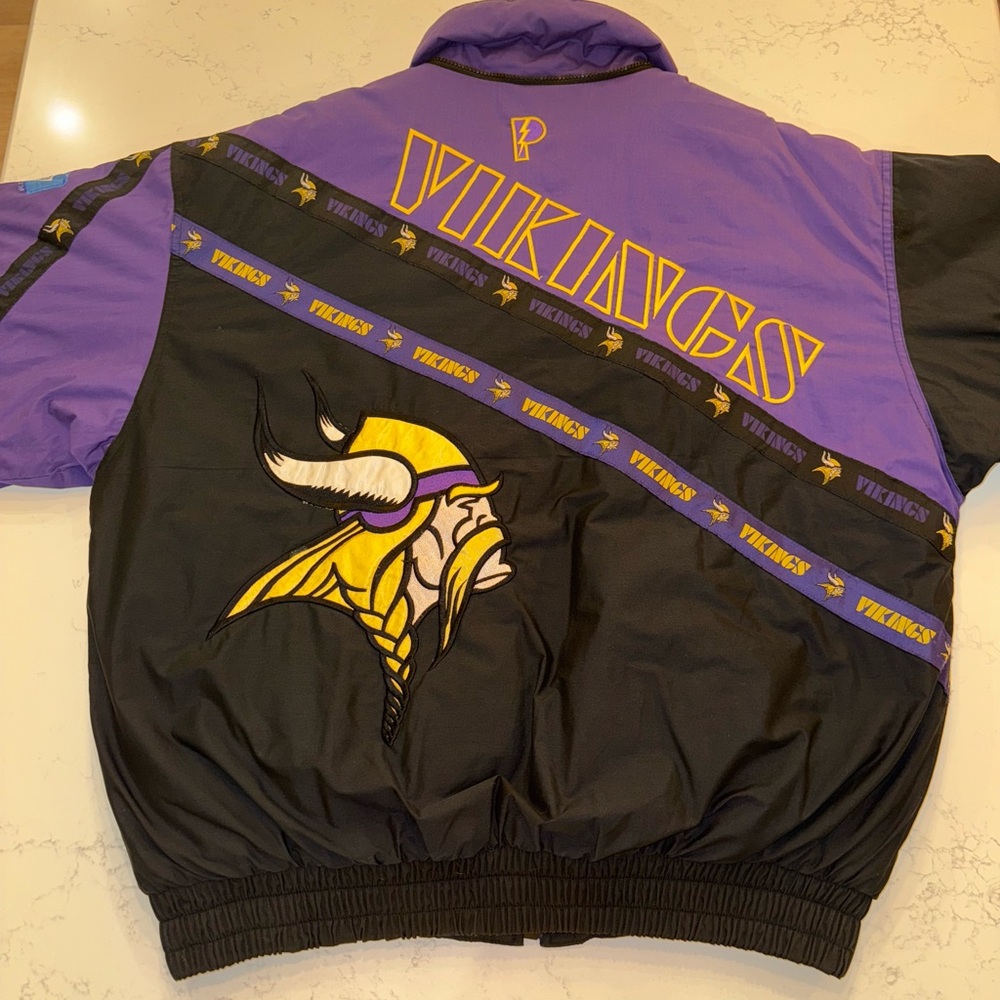 Vintage 90s Minnesota Vikings Pro Player NFL Coat Jacket